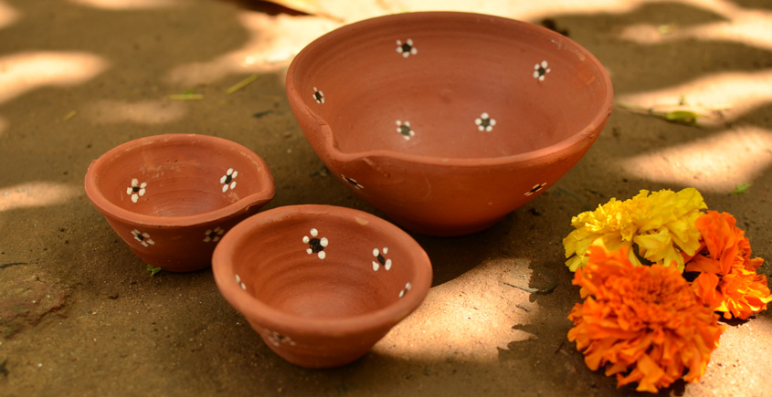 Diya { 1 Large + 2 Small Diya }